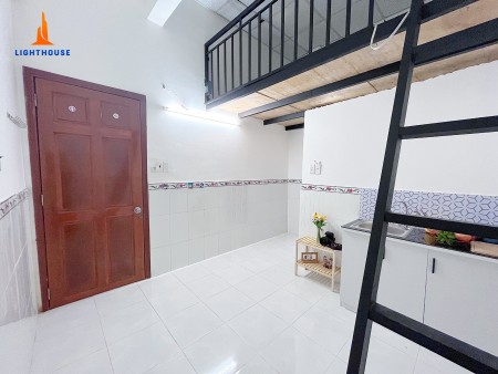 CĂN PHÒNG CHO THUÊ NỘI THẤT CƠ BẢN GẦN Q1. CẦU CHỮ Y