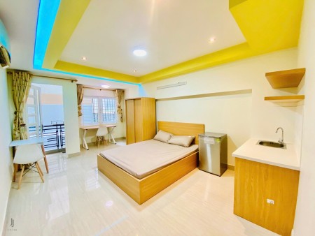 Phòng Trọ Ban Công Thang Máy 35m2 Hoàng Hoa Thám Bình Thạnh Gần Chợ Bà Chiểu Phan Xích Long Quận 1