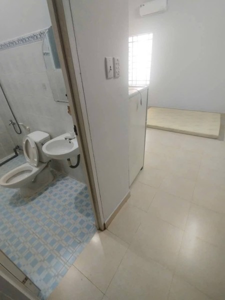 Phòng máy lạnh 25m2. Đường Tạ Quang Bửu. Phường 4 Quận 8.