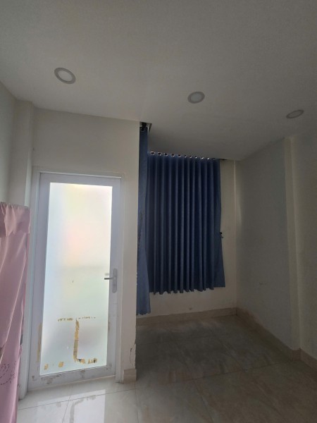 Cho thuê phòng trọ, diện tích 13,8 m2, có WC trong phòng