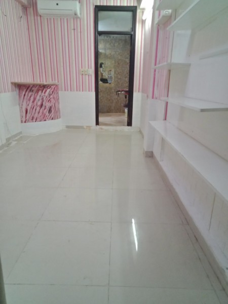 PHÒNG MÁY LẠNH SẠCH ĐẸP THOÁNG MÁT NGAY LÊ VĂN SỸ Q3