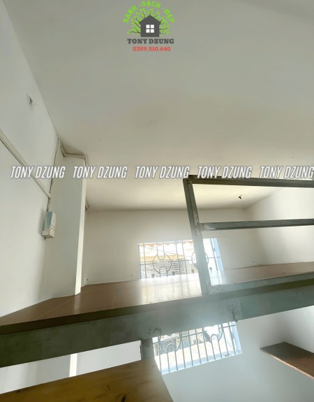 Phòng cửa sổ thoáng, có ban công nhỏ, lầu 1, sạch sẽ & an ninh, NGAY EMART & VICOM PHAN VĂN TRỊ