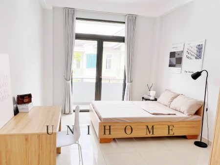 Phòng ban công rộng, đầy đủ nội thất khu Ven Sông cạnh đh RMIT & TDTU, khu Him Lam