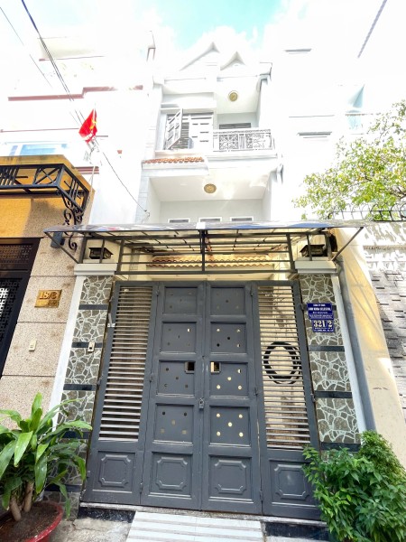 Nhà nguyên căn 2 tầng, 3 phòng ngủ, 3 WC hẻm xe hơi