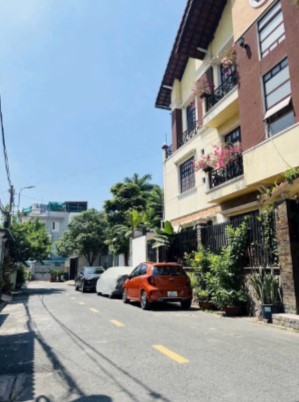 CHO THUÊ NHÀ 1 TRỆCH 2 LẦU PHƯỜNG LINH TRUNG TP THỦ ĐỨC TP HCM