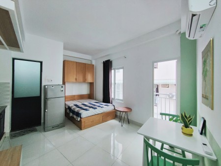 TRỌ BÌNH THẠNH GẦN NGÃ TƯ HÀNG XANH,Q1,Q3 - 34m2 BAN CÔNG CỬA SỔ LỚN XÔ VIẾT NGHỆ TĨNH - BÌNH THẠNH