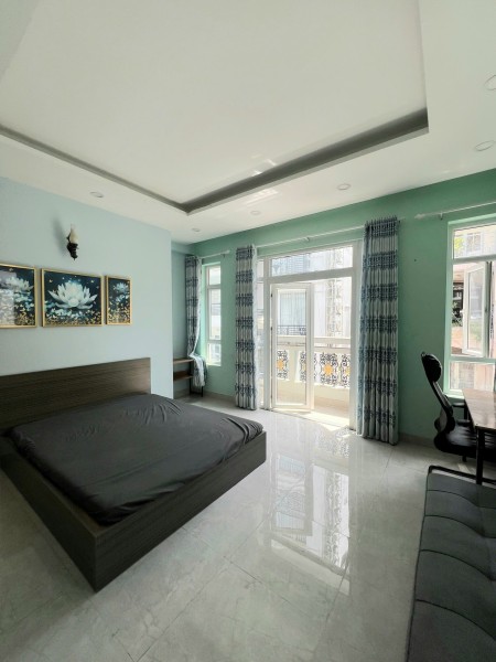 Căn Hộ 2PN 50m2 Có Ban Công - Máy Giặt Riêng - Khu Vực Trung Tâm - Ngay Phan Xích Long