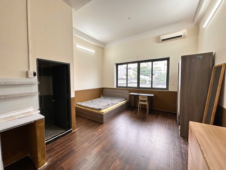 Cho thuê phòng cửa sổ lớn, full nội thất gần Phan Xích Long, chợ Bà Chiễu - giáp Q1, Q3