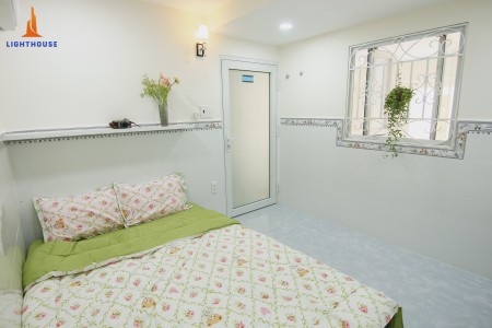 Căn studio trống với nội thất cao cấp và đầy đủ tiện nghi, giáp Phan Huy Ích