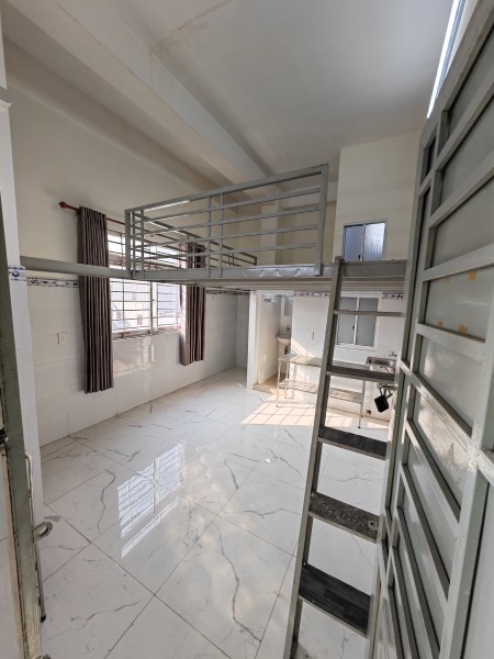 Phòng trọ Giá sinh viên Gác cao 1M9 30M2 ngay Trường Chinh