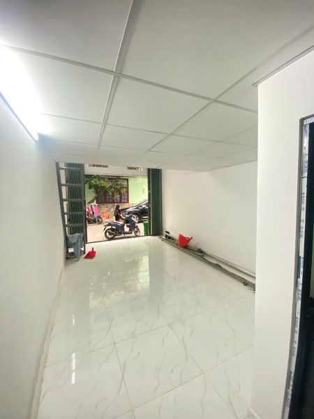 NHÀ KIOT 4 X 6 ( KÈM GÁC ĐÚC CAO 2M) VỪA Ở VỪA KD ONL/ KHO HÀNG, ... NGAY NHÀ GA T3, SÂN BAY TSN