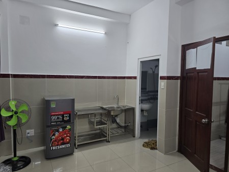 Phòng 25m2 ngay Lê văn Quới cho thuê