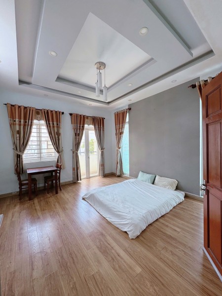 PHÒNG BAN CÔNG RỘNG 30M2 - NGAY NGUYỄN THỊ ĐỊNH - NGUYỄN DUY TRINH - ĐẦY ĐỦ NỘI THẤT