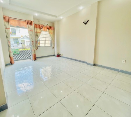 PHÒNG BAN CÔNG FULL NỘI THẤT - CV PHẦN MỀM QUANG TRUNG QUẬN 12