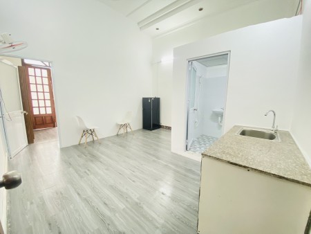 Cho thuê Phòng trọ Diện tích lớn, Gần trung tâm, Tiện dì lại tại Nguyễn Quang Bích - P.13 - Tân Bình