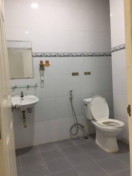 Căn 3p ngủ, rộng 110m2-Chung cư Miếu Nổi giá 15tr/th