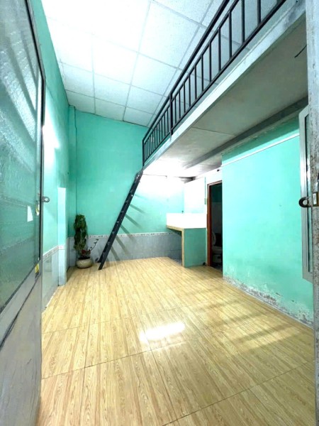 Cho thuê phòng toilet riêng, có gác , máy lạnh Lê Văn Lương gần PETRO GAS,có bếp, chỗ sạc xe điện, c