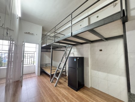 CHÍNH CHỦ CHO THUÊ PHÒNG BAN CÔNG THOÁNG SÁT ĐH NGUYỄN TẤT THÀNH ĐI BỘ