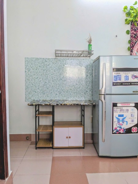 P.07 giá 4tr5 20m2 , 2 cửa sổ nắng đẹp. Nhà mặt tiền 303 Lê Quang Định