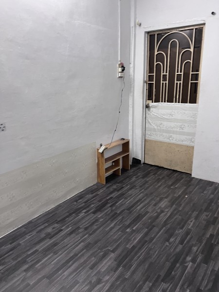 Tìm 1 bạn ở trọ ít đồ, 1 xe máy, vị trí thuận tiện đi lại