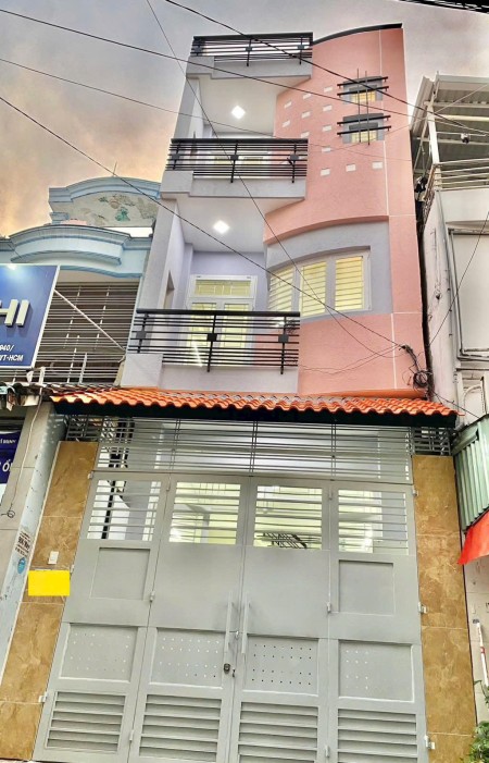 PHÒNG LẦU 1 CHO THUÊ Đ. ĐIỆN BIÊN PHỦ GIÁP VÒNG XOAY NGUYỄN BĨNH KHIÊM MỚI. BAN CÔNG CỬA SỔ ĐÓN NẮNG