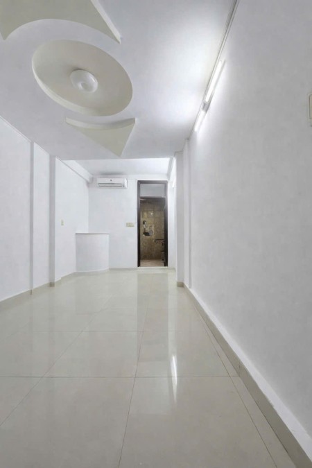 PHÒNG MÁY LẠNH MÁT MẺ RỘNG RÃI NGAY LÊ VĂN SỸ