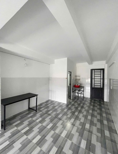 Phòng 30m2 rộng rãi ngay Lê Văn Việt, gần ngã 4 Thủ Đức, trường Tài Chính Marketing