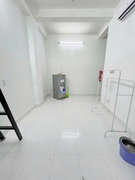 Ảnh 2 - Phòng máy lạnh có gác cửa sổ trời, dưới trệt ngay Vòng…