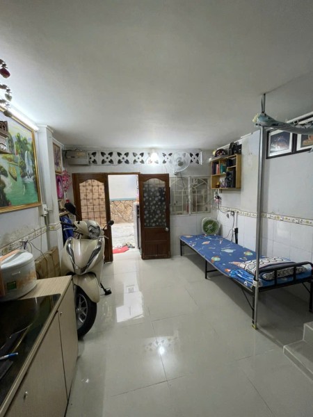 CHO THUÊ NHÀ 3 TẦNG Q 1 DT 75M2 10TR NỘI THẤT TN NGAY TT NHIỀU TIỆN ÍCH, THUẬN LỢI ĐI LẠI, GẦN TRƯỜN