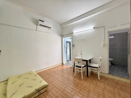 Cho thuê căn hộ 1PN balcony siêu to - thang máy - chợ Bà Chiểu - VLU