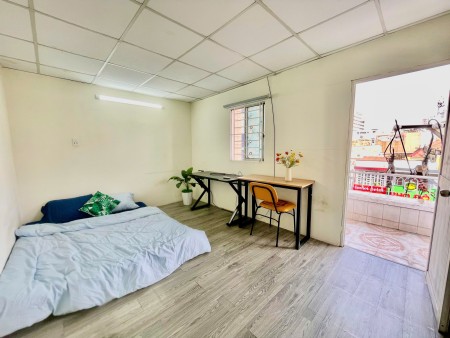 TRỌ BÌNH THẠNH GẦN NGÃ TƯ HÀNG XANH Q1,Q3 - 1 PHÒNG NGỦ BAN CÔNG THOÁNG MẢT - XÔ VIẾT NGHỆ TĨNH - BT