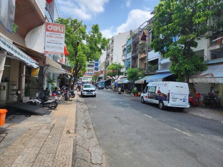 CHO THUÊ NHÀ MẶT TIỀN KINH DOANH NGAY SÁT CHỢ LỚN – ĐƯỜNG 10M XE TẢI TẬN CỬA