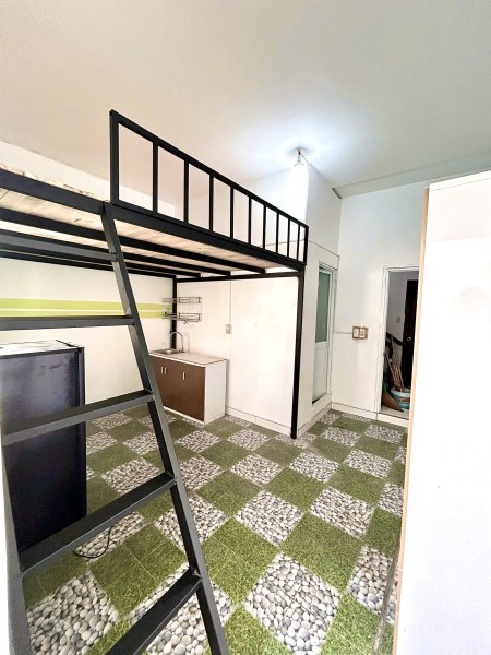 Chính chủ cho thuê phòng lầu 1 gác ban công riêng giá 3tr3