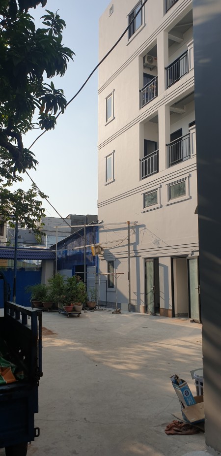 Phòng cho thuê mặt tiền đường có hai loại phòng ( loại 30m và 18m )