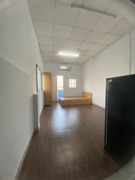 Phòng đẹp có bancon đủ nội thất chỉ 4tr3/tháng, ngay Sân bay Tân Sơn Nhất, 43 Hậu Giang Q. Tân Bình.