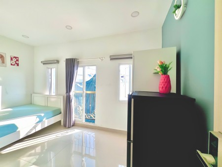 Studio đón nắng full tiện nghi tại Huỳnh Phát Cạnh cạnh KCX Tân Thuận
