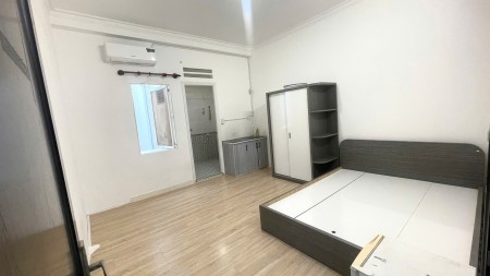 Phòng giá rẻ có cửa sổ - máy lạnh ngay sau lưng BIG C Trường Chinh