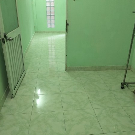 Phòng trọ Âu Cơ, giá 2,8 triệu