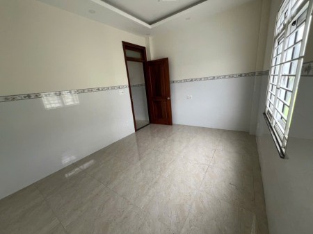 Phòng thoáng mát, an ninh, giờ tự do