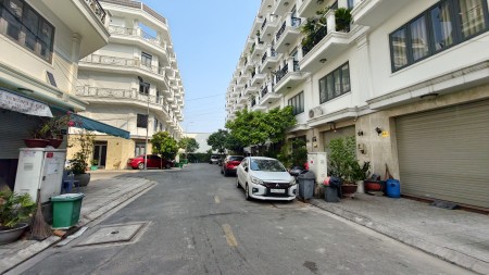 PHÒNG MỚI 100% — BAN CÔNG TÂN CỔ ĐIỂN — 3,5–4,3 TRIỆU — THỚI AN 22