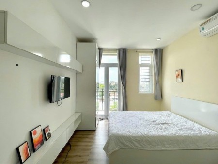 CĂN HỘ FULL NỘI THẤT, BAN CÔNG LỚN NGAY TRUNG TÂM QUẬN 7