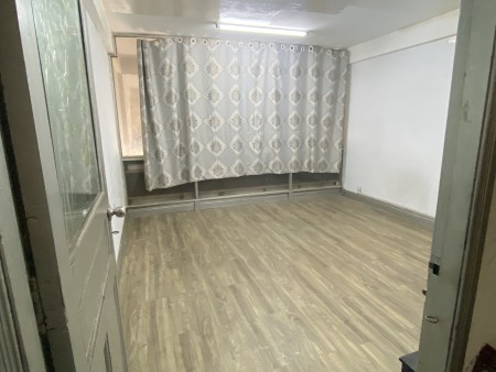 Cho Nữ thuê phòng trọ mặt tiền Quận 4