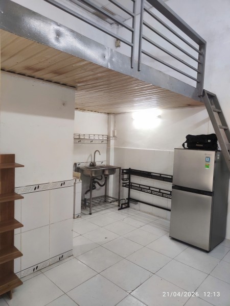 Nhà nhỏ 14m² Nguyễn Xí, gác lửng, điện nước chính, có nội thất, ở lâu dài, cam kết không tăng giá