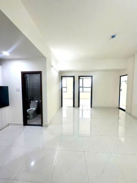 Chung cư Phú Thạnh, Nguyễn Sơn, TP: 3p ngủ, 9tr/th, nhà trống, 95m2