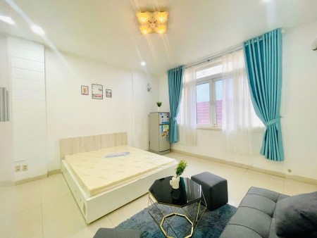 CHDV bancon full nội thất chỉ 6tr/tháng, 71 Hồ Bá Kiện Q.10 (Gần CV Lê Thị Riêng, cư xá Bắc Hải)
