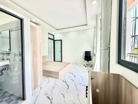 Phòng ban công full nội thất chỉ 6tr đồng