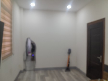 Phòng cho bạn nữ thuê. Ở được 2 bạn. 1 xe gắn máy trong nhà ..Thuận tiện cho các bạn làm ở quận 3.