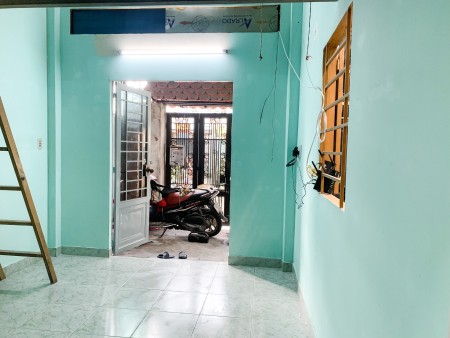 Phòng 25m2 - 2,3tr gác lửng, toilet ngay cổng KCN Tân Bình, chợ Tân Trụ
