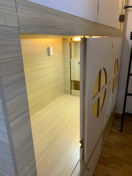 Sleepbox nữ - lầu 1 ban công & cửa sổ - phòng 4 người - bao hết chi phí-Ngay Đại Học Công Nghiệp CS1