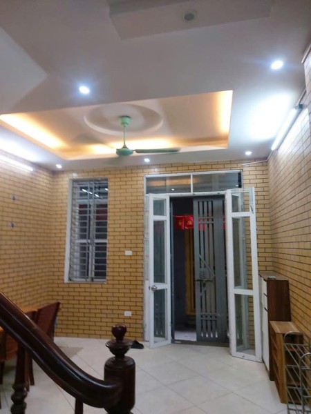 Nhà 4 tầng. Gọi Cô Lưu: 0986491768 Phố Vũ Tông Phan gần ngã 4 sở